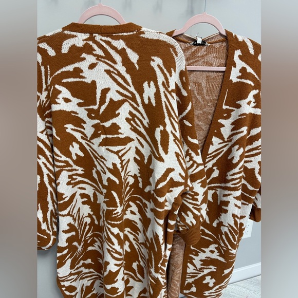 Cardigan - Picture 7 of 7